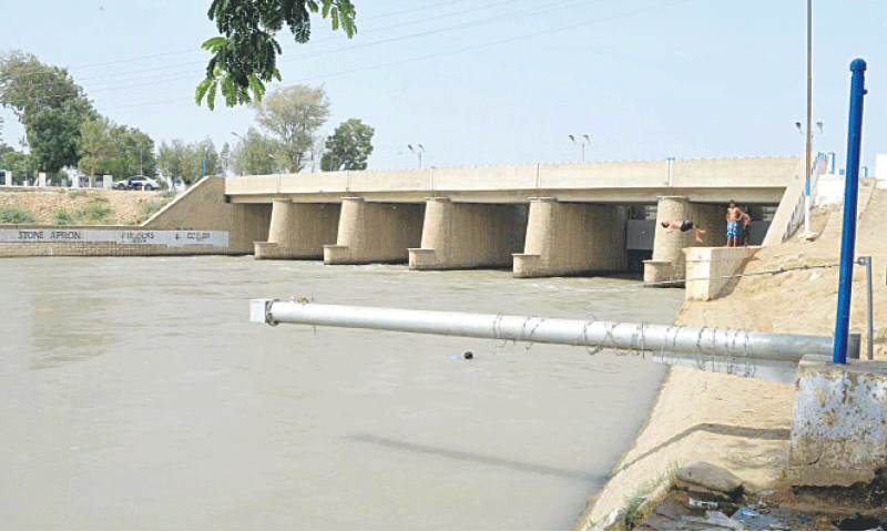 THE new telemetry device is seen installed at the Kalri Baghar Feeder at Kotri Barrage.—Umair Ali