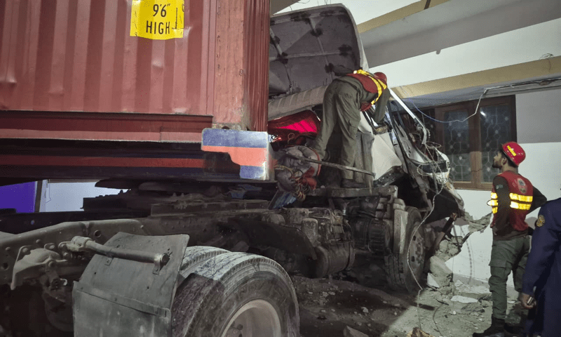 A photo of heavy damage to the front of a trailer that crashed into a bungalow in Karachi’s Defence Phase 2 on August 4, 2025. — Rescue 1122 A photo of heavy damage to the front of a trailer that crashed into a bungalow in Karachi’s Defence Phase 2 on August 4, 2025. — Rescue 1122