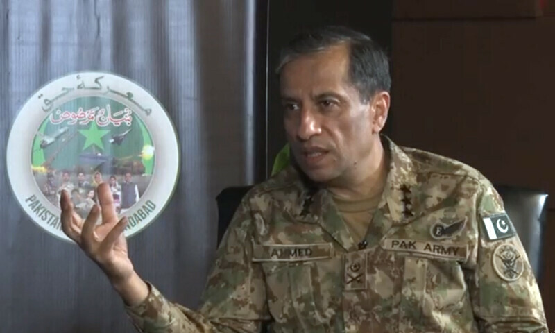 لیفٹننٹ جنرل احمد شریف چوہدری نے فیلڈ مارشل عاصم منیر کی صدر بننے کی خبروں کو جھوٹ بے بنیاد قرار دے دیا — فوٹو: آئی ایس پی آر