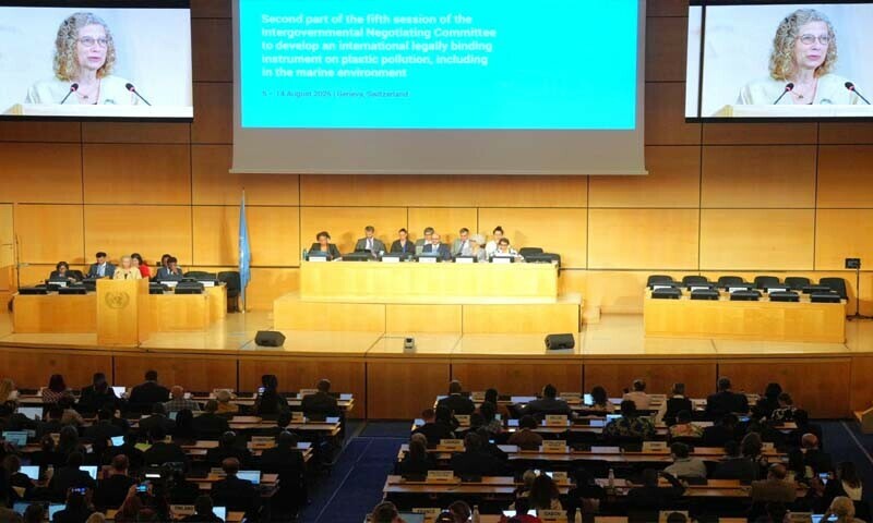 اقوامِ متحدہ کے ماحولیاتی پروگرام کی ایگزیکٹو ڈائریکٹر انگر اینڈرسن افتتاحی سیشن سے خطاب کر رہی ہیں — فوٹو: یو این ای پی/ایکس اقوامِ متحدہ کے ماحولیاتی پروگرام کی ایگزیکٹو ڈائریکٹر انگر اینڈرسن افتتاحی سیشن سے خطاب کر رہی ہیں — فوٹو: یو این ای پی/ایکس