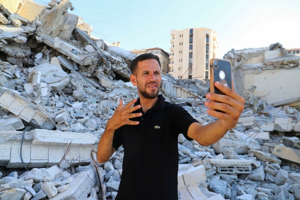 Deaf Palestinian Basem Alhabel highlights Gaza&rsquo;s struggles through sign language on social media