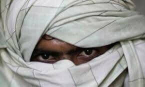 اطلاع دینے والے کا نام صیغہ راز میں رکھا جائے گا تاکہ تحفظ کو یقینی بنایا جا سکے۔
&mdash;فائل فوٹو: ڈان نیوز