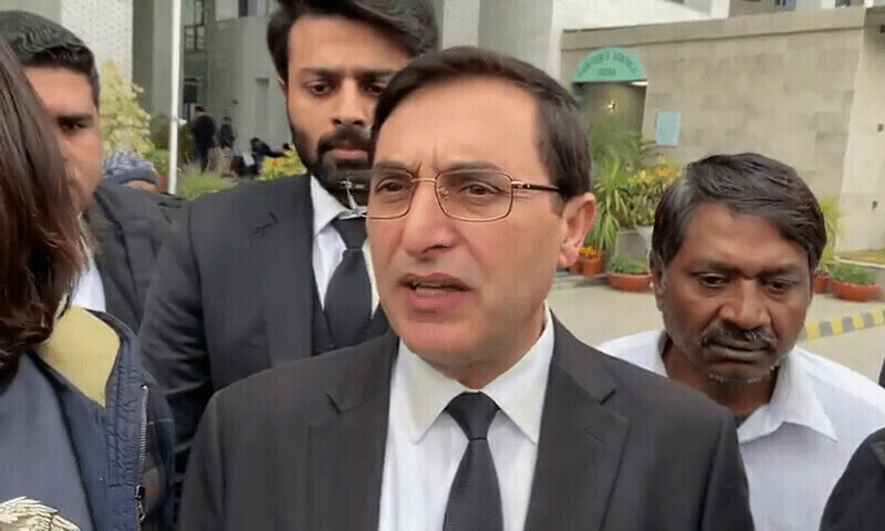 بیرسٹر گوہر نے کہا کہ بیرونی اور اندرونی بدامنی روکنا وفاقی حکومت کا کام ہے۔
فائل فوٹو: ڈان نیوز