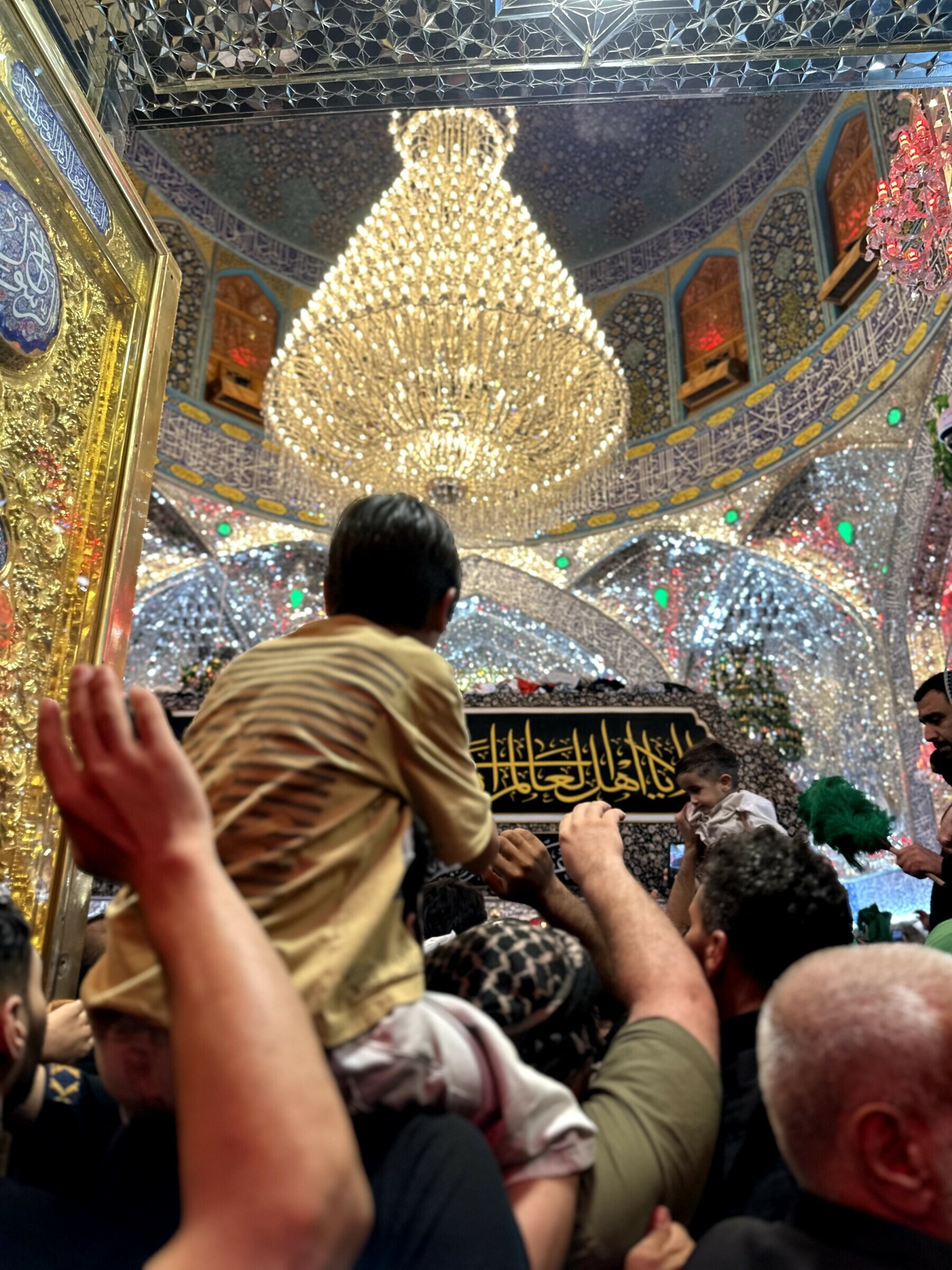 First glimpse of the tomb of Imam Ali.