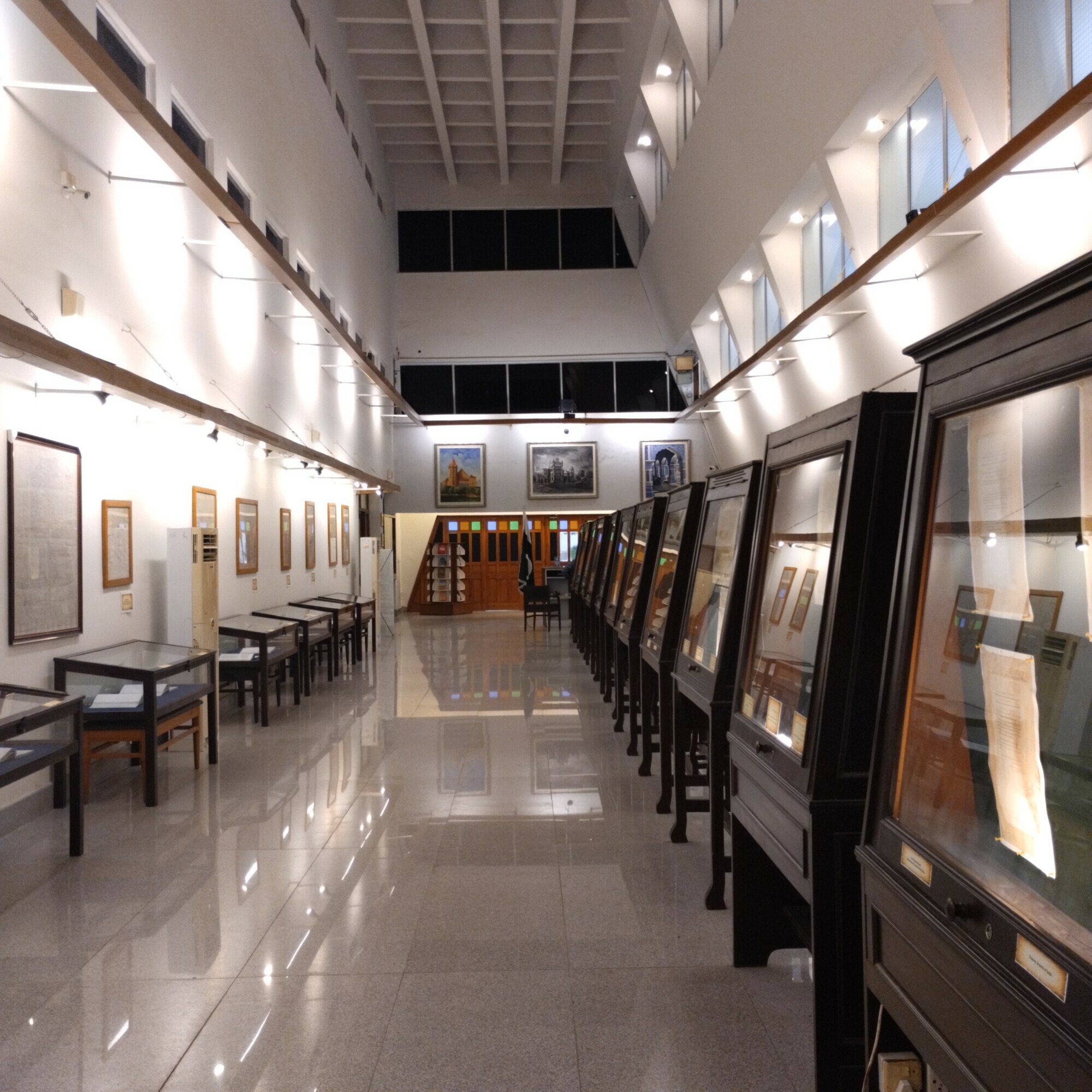  The Sindh Archives’ main hall displaying a collection of old documents from the province. 
