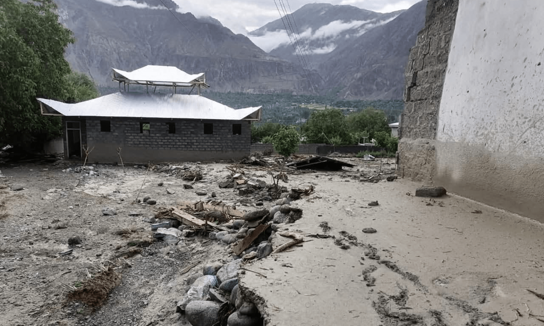  Infrastructural damage caused by flooding in Gilgit-Baltistan on Aug 16, 2025. — Jamil Nagri 