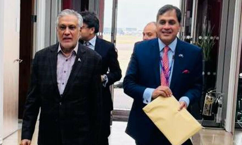 اسحٰق ڈار برطانوی ارکانِ پارلیمان، کشمیری رہنماؤں اور پاکستانی کمیونٹی سے بھی ملاقاتیں کریں گے۔
&mdash;فوٹو: وزارت خارجہ/ایکس