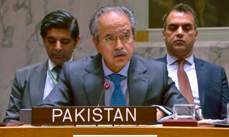 عاصم افتخار احمد نے افغانستان کو غیر مستحکم قرار دیا اور کہا کہ داعش خراسان پاکستان کی سلامتی کیلئے سنگین خطرہ ہے۔
&mdash;فوٹو: ایکس