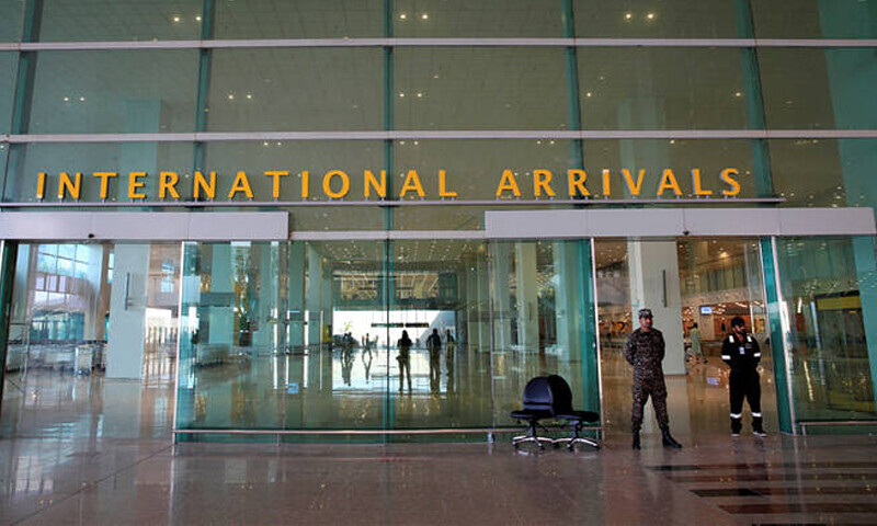 ای امیگریشن نظام کے نفاذ سے مسافروں کو قطاروں میں لگ کر انتظار نہیں کرنا پڑے گا۔
&mdash;فائل فوٹو: رائٹرز