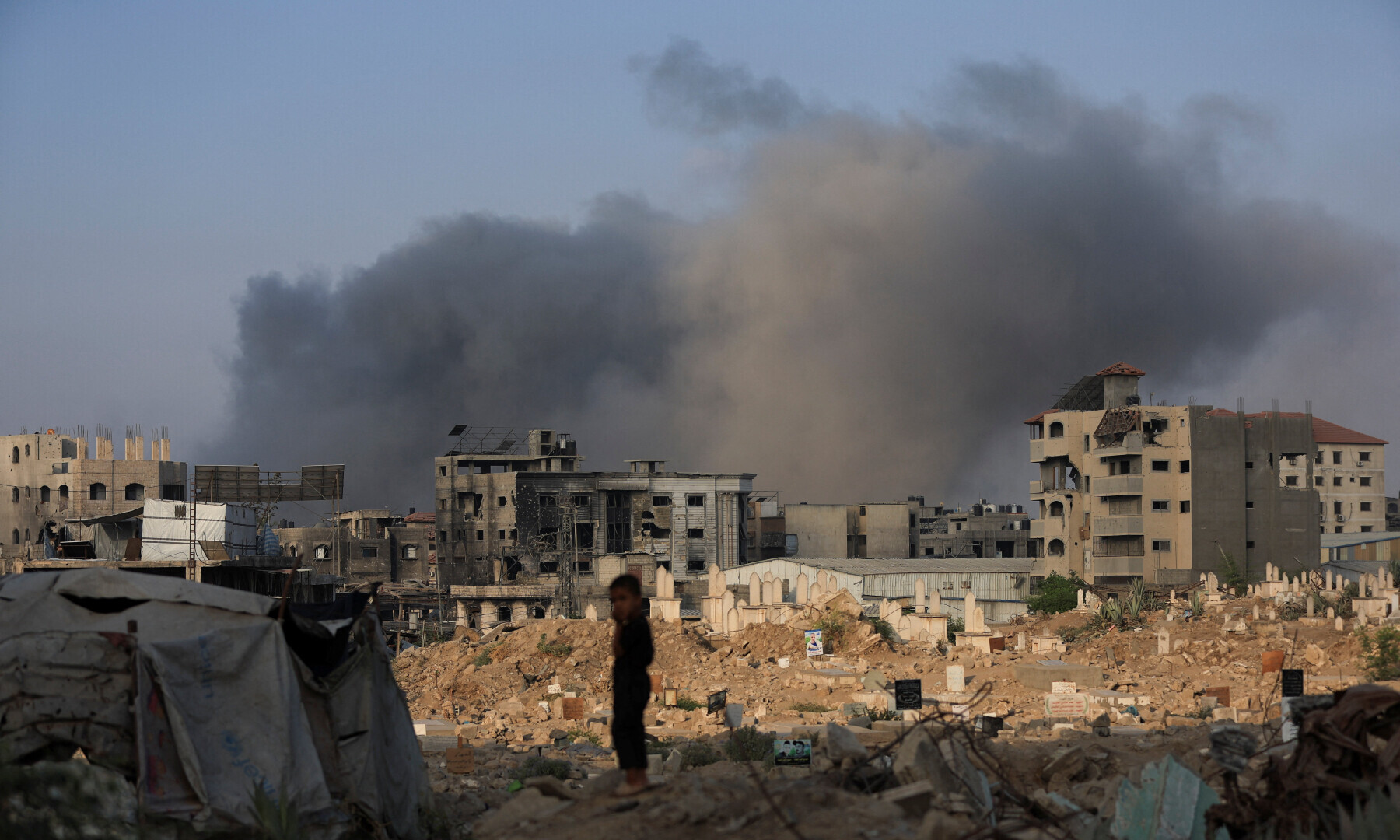  Smoke rises following an Israeli strike, in Gaza City on Aug 23, 2025. &mdash; Reuters/Dawoud Abu Alkas 