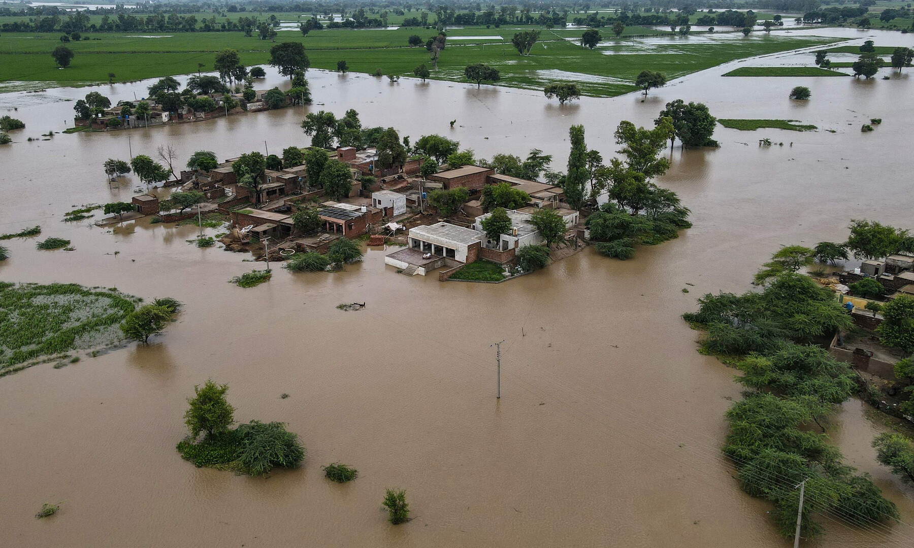 Thousands evacuated in Punjab as India opens floodgates, rains swell rivers  to 'exceptionally high' levels - Pakistan - DAWN.COM