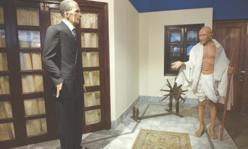  Statues of Mohammad Ali Jinnah and Mohandas Karamchand Gandhi at the Pakistan Monument Museum in Islamabad | Tanveer Shahzad/White Star 