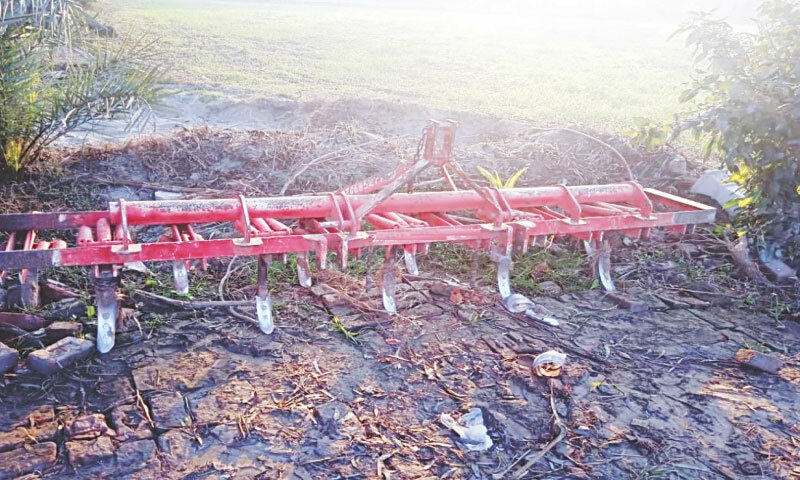 Attached to tractors and bull carts, different gadgets are used to plough crop fields | Photos by the writer