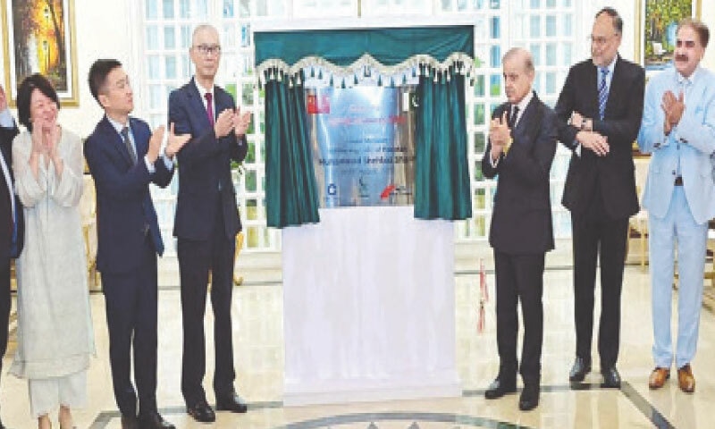 Prime Minister Shehbaz Sharif inaugurates the Cha&shy;&shy;llenge Group&rsquo;s SEZ.&mdash;PPI
