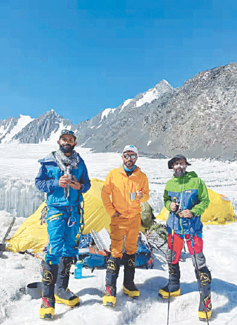 Sirbaz Khan scales Terich Mir with precision