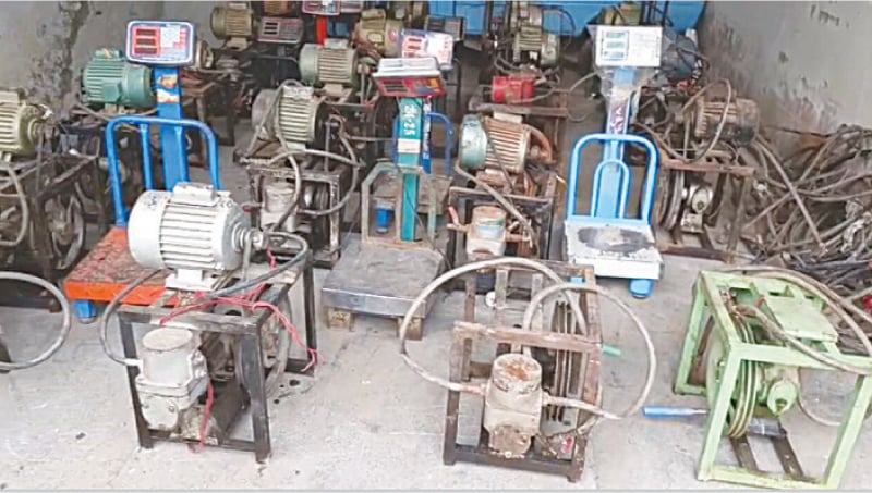 NAROWAL: LPG decanting compressors seized during operation. &mdash; Dawn