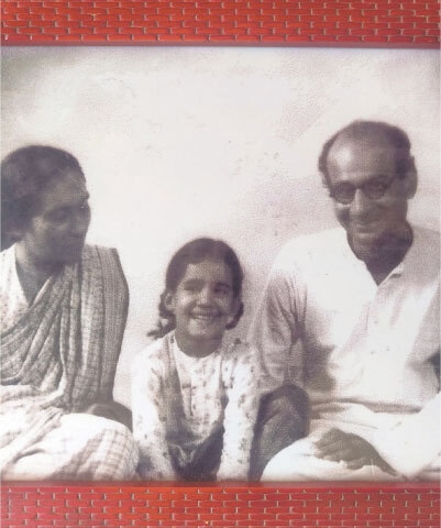 Hajrah Begum and her husband Dr Z.A. Ahmed with their daughter Salima Raza in India in the mid-1940s | Family Archives