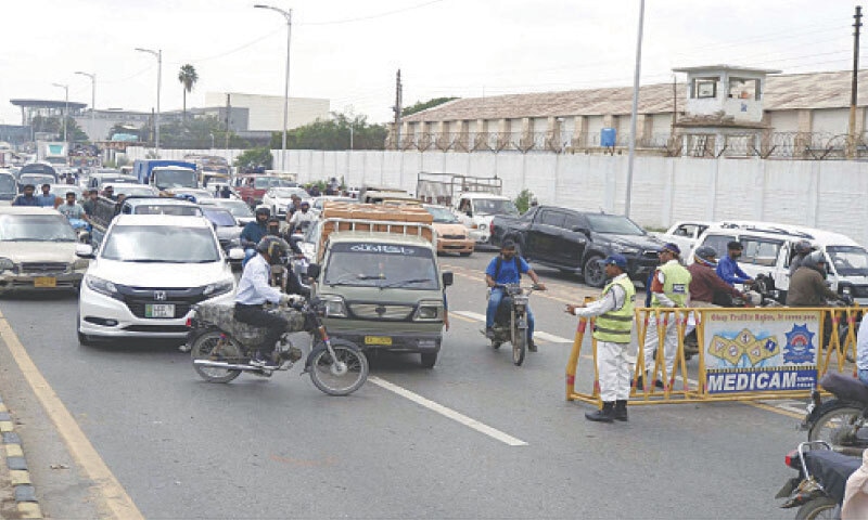 Vehicles are diverted to alternative routes as the traffic police closed the Drigh Road underpass after the deadly accident.—PPI Vehicles are diverted to alternative routes as the traffic police closed the Drigh Road underpass after the deadly accident.—PPI
