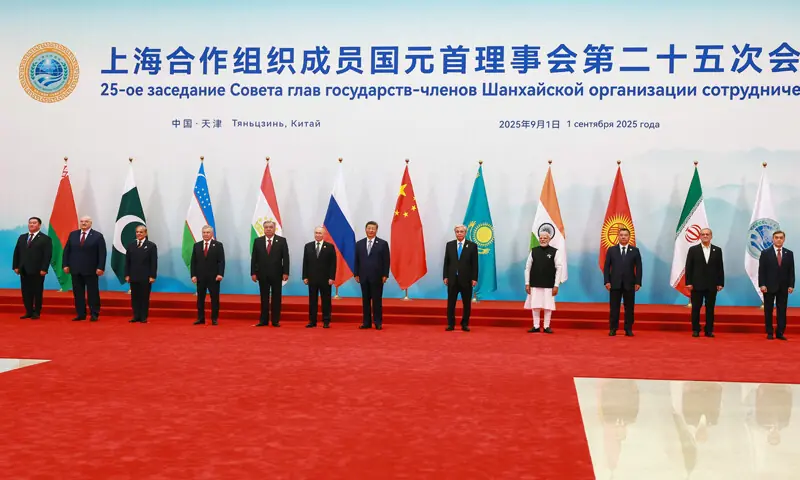 ایس سی او اجلاس میں شریک سربراہان مملکت کا گروپ فوٹو&mdash; فوٹو: اے ایف پی