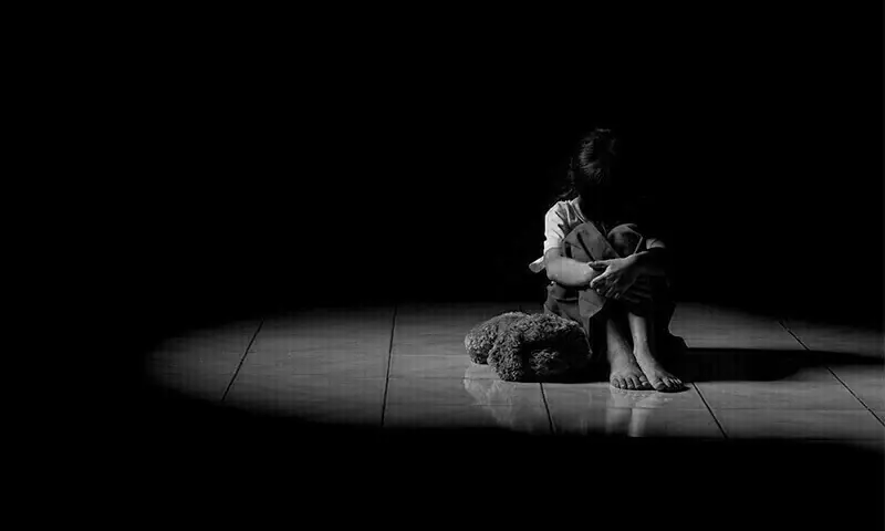 وکیل نے نکتہ اٹھایا کہ وقت اور جگہ نہیں بتائی گئی، عدالت نے کہا کہ کمسن بچی کیلئے یاد رکھنا بہت مشکل ہے۔
&mdash; فائل فوٹو: شٹر اسٹاک