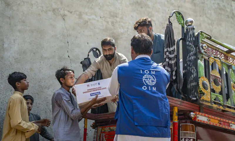 22 اگست کو برطانیہ نے پختونخوا، گلگت کیلئے 13 لاکھ 30 ہزار پاؤنڈ کی امداد کا اعلان کیا تھا۔
—فوٹو: ایکس/برطانوی ہائی کمشنر 22 اگست کو برطانیہ نے پختونخوا، گلگت کیلئے 13 لاکھ 30 ہزار پاؤنڈ کی امداد کا اعلان کیا تھا۔
—فوٹو: ایکس/برطانوی ہائی کمشنر