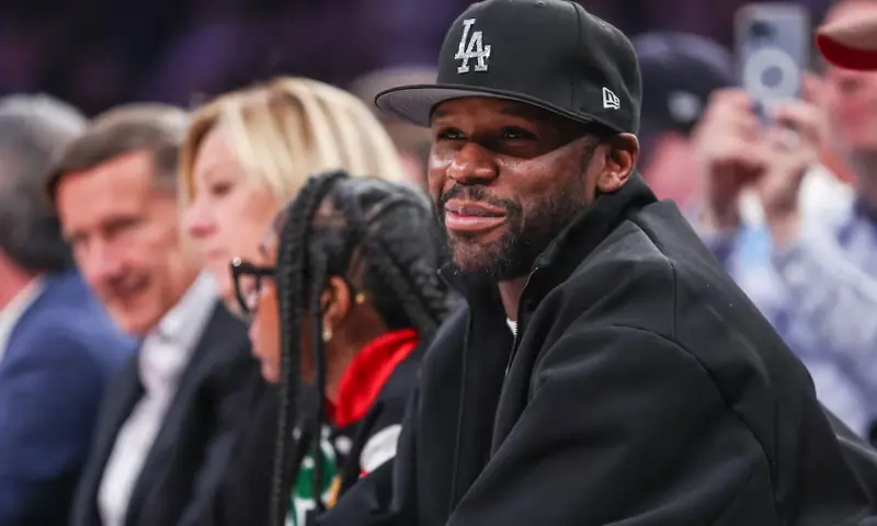 Former professional boxer Floyd Mayweather Jr. watches the game betwene the LA Clippers and the New York Knicks at Madison Square Garden. &mdash; Reuters/File