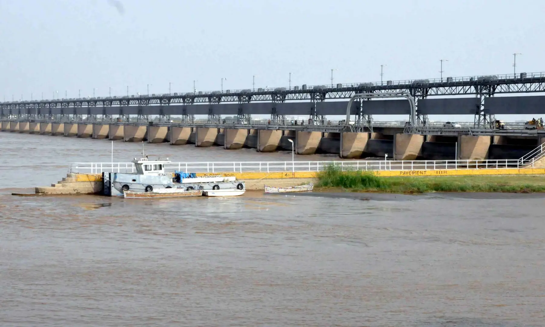  View of water passing through the Indus River at Kotri Barrage, near Jamshoro. &mdash; Sajjad Zaidi/PPI 