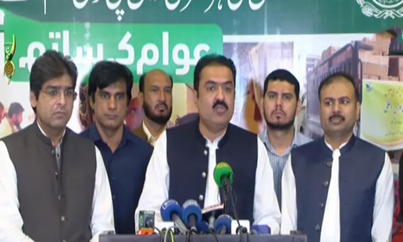 DG PDMA Irfan Ali Kathia addressing media on Sept 6. &mdash; DawnNewsTV