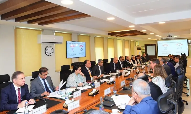 Finance Minister Muhammad Aurangzeb chairs a meeting of the  Spectrum Advisory Committee, Sept 8. &mdash; PID