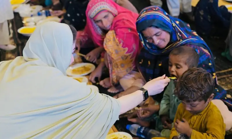 CM Punjab Maryam Nawaz visits flood relief camps at Jalalpur Pirwala in Multan on Sept 10. &mdash; X/@GovtofPunjabPK
