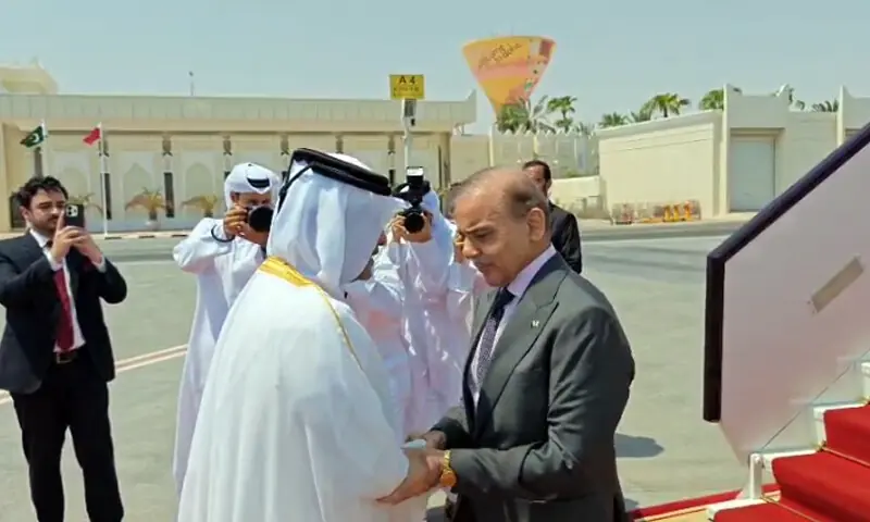 وزیراعظم کی دوحہ میں قطری امیر شیخ تمیم بن حماد الثانی سے ملاقات ہوگی۔ — فوٹو: ڈان نیوز وزیراعظم کی دوحہ میں قطری امیر شیخ تمیم بن حماد الثانی سے ملاقات ہوگی۔ — فوٹو: ڈان نیوز