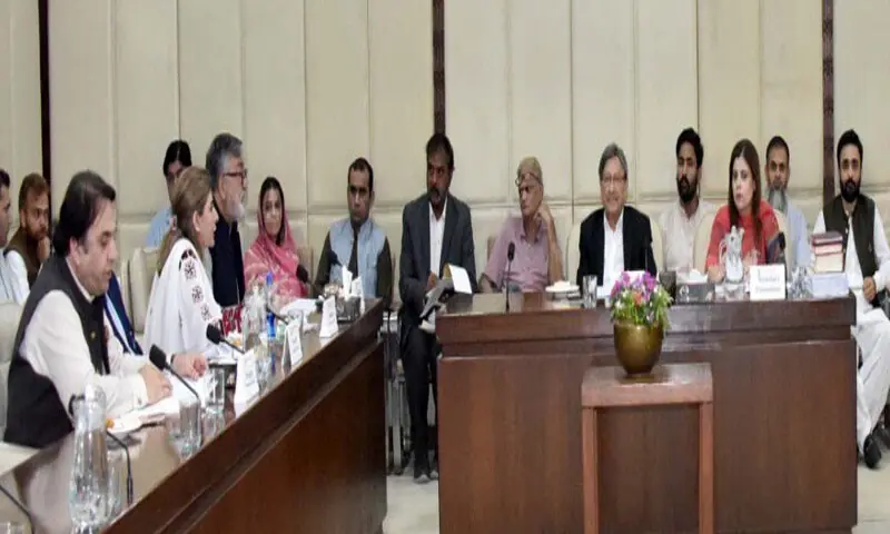 سینیٹر کامران مرتضیٰ نے خبردار کیا کہ زیادہ رقم کا بوجھ غریب مجرمان پر حد سے زیادہ پڑ سکتا ہے — فوٹو: ایکس/سینیٹ آف پاکستان سینیٹر کامران مرتضیٰ نے خبردار کیا کہ زیادہ رقم کا بوجھ غریب مجرمان پر حد سے زیادہ پڑ سکتا ہے — فوٹو: ایکس/سینیٹ آف پاکستان