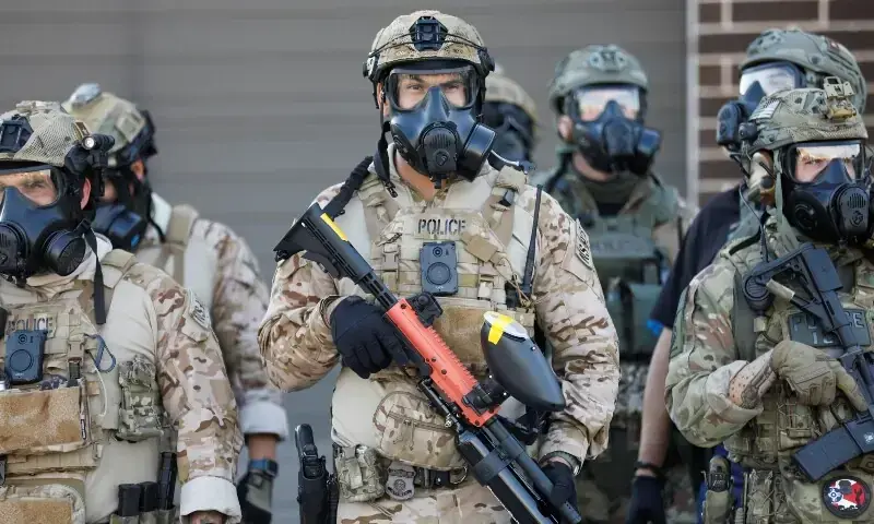 قونصل خانے نے ہلاک شخص کی شناخت کی تصدیق کی اور کہا کہ وہ میکسیکو کا شہری اور باورچی تھا — فوٹو: رائٹرز قونصل خانے نے ہلاک شخص کی شناخت کی تصدیق کی اور کہا کہ وہ میکسیکو کا شہری اور باورچی تھا — فوٹو: رائٹرز