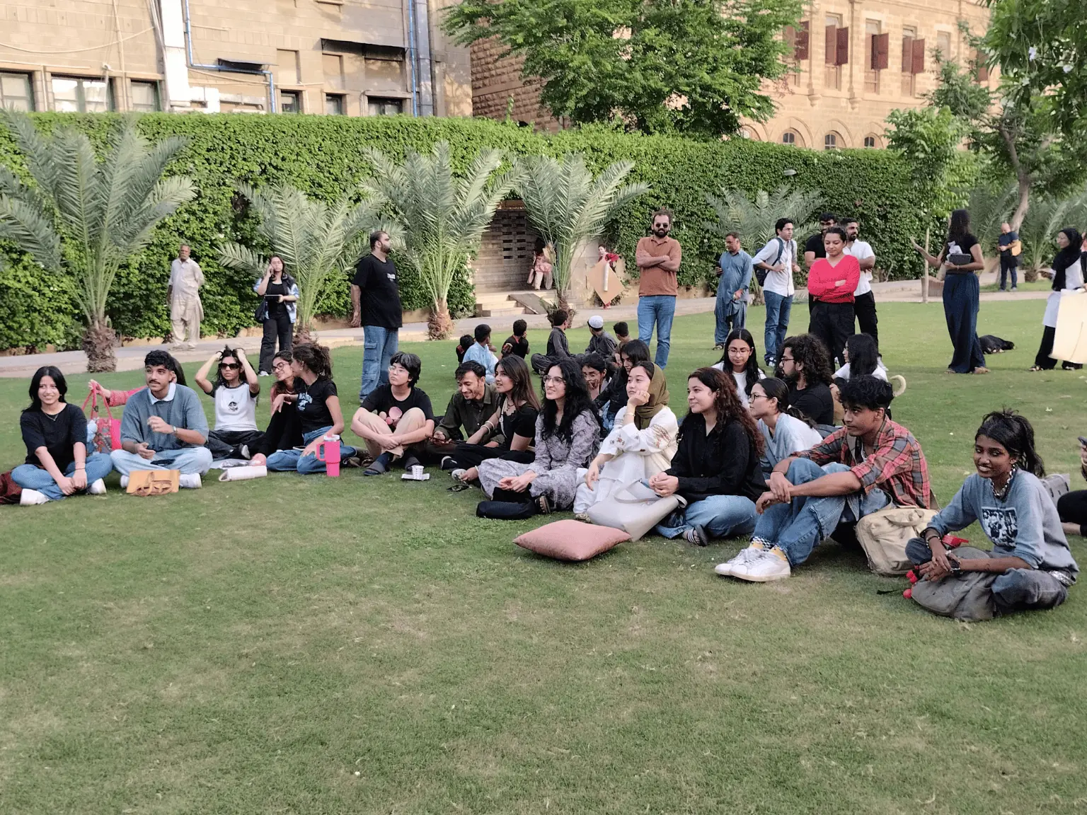  A small crowd of spectators and participants showed up at Nusserwanji Park for the event. 