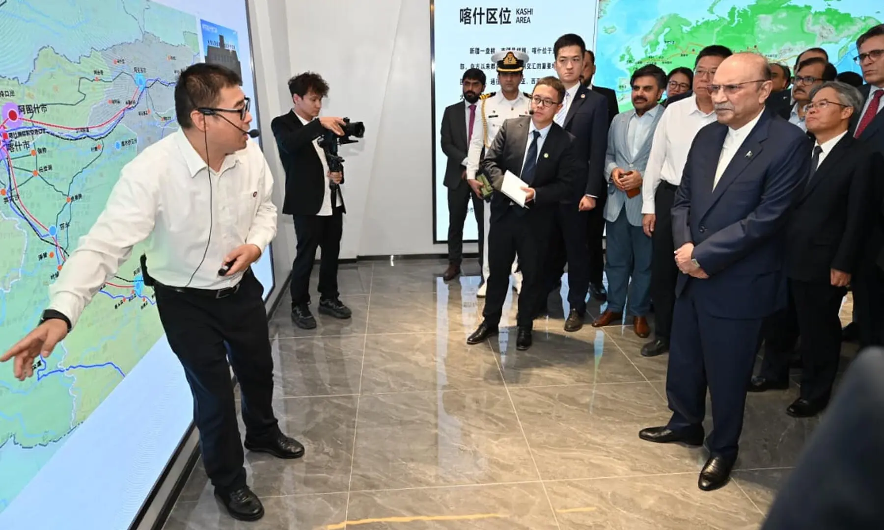 President Asif Ali Zardari visit the Kashgar Free Trade Zone in southern Xinjiang, China on Sept 20, 2025. — PID President Asif Ali Zardari visit the Kashgar Free Trade Zone in southern Xinjiang, China on Sept 20, 2025. — PID