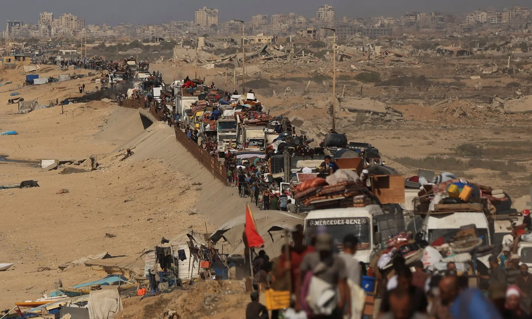  Displaced Palestinians flee southward in the central Gaza Strip after Israeli forces ordered residents of Gaza City to evacuate to the south on September 21, 2025. &mdash; Reuters/Dawoud Abu Alkas 