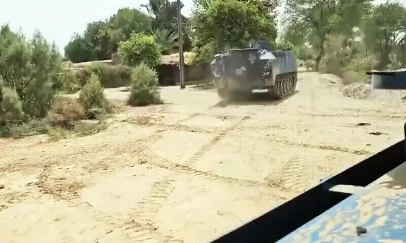 بدنام زمانہ خادم بھیو جس کے سر پر 10 لاکھ روپے انعام مقرر ہے، وہ بھی زخمیوں میں شامل ہے &mdash; فائل فوٹو: ڈان نیوز