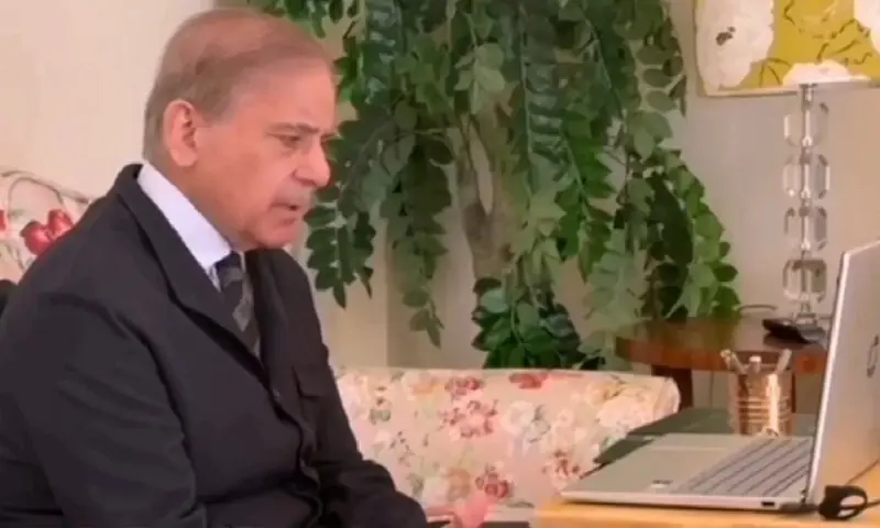 زوم پر ہونیوالے اجلاس میں وفاقی وزرا مصدق ملک، علی پرویز ملک، محمد اورنگزیب، جام کمال، عطا تارڑ اور احد خان چیمہ شریک ہوئے— فوٹو: بشکریہ پی ٹی وی زوم پر ہونیوالے اجلاس میں وفاقی وزرا مصدق ملک، علی پرویز ملک، محمد اورنگزیب، جام کمال، عطا تارڑ اور احد خان چیمہ شریک ہوئے— فوٹو: بشکریہ پی ٹی وی