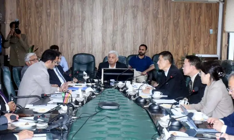 Federal Minister for National Food Security & Research, Rana Tanveer Hussain, chairing a high-level meeting with the delegation of the Chinese Academy of Agricultural Sciences (CAAS) on PARC reforms. Islamabad, September 22. &mdash; Press Information Department (PID)