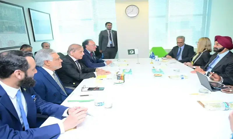 وزیر اعظم نے ورلڈ بینک کے نئے کنٹری پارٹنرشپ فریم ورک (2035-2026) کی بھی تعریف کی &mdash; فوٹو: بشکریہ پی ٹی وی