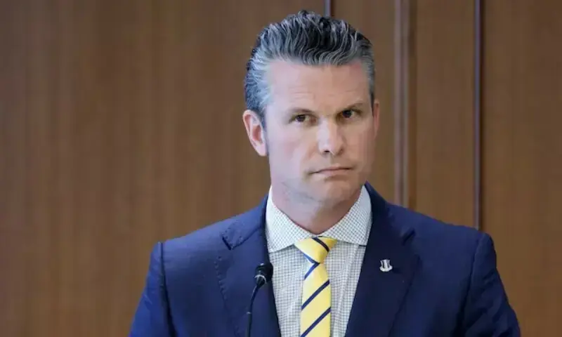 سینئر فوجی افسران کے شیڈول کئی ہفتے پہلے سے طے ہوتے ہیں، جو اب الٹ پلٹ ہو گئے ہیں &mdash; فائل فوٹو: رائٹرز