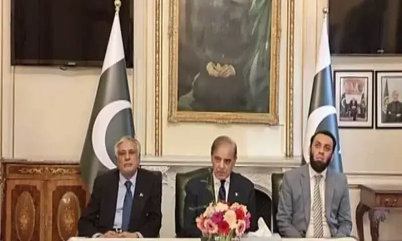 وزیراعظم نے کہا کہ طاقت کے حصول کی دوڑ میں شامل نہیں، ہم ملک سے غربت ختم کرنے کیلئے کوشاں ہیں &mdash; فوٹو: ڈان نیوز