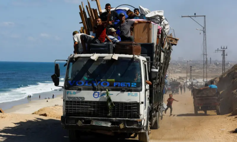 Displaced Palestinians fleeing northern Gaza due to an Israeli military operation move southward, after Israeli forces ordered residents of Gaza City to evacuate to the south, in the central Gaza Strip, on September 29, 2025. &mdash; Reuters