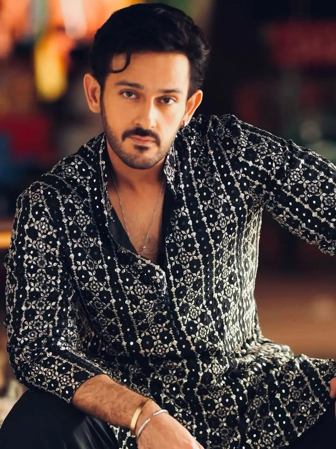 Azaan Sami Khan wants you to know he didn&rsquo;t say he doesn&rsquo;t want his future wife to be on social media