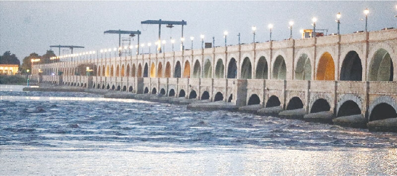 Inflow at Sukkur barrage was recorded at 405,665 cusecs and downstream discharge was at 382,355 cusecs on Wednesday, with officials watching for an expected peak.&mdash;Umair Ali
