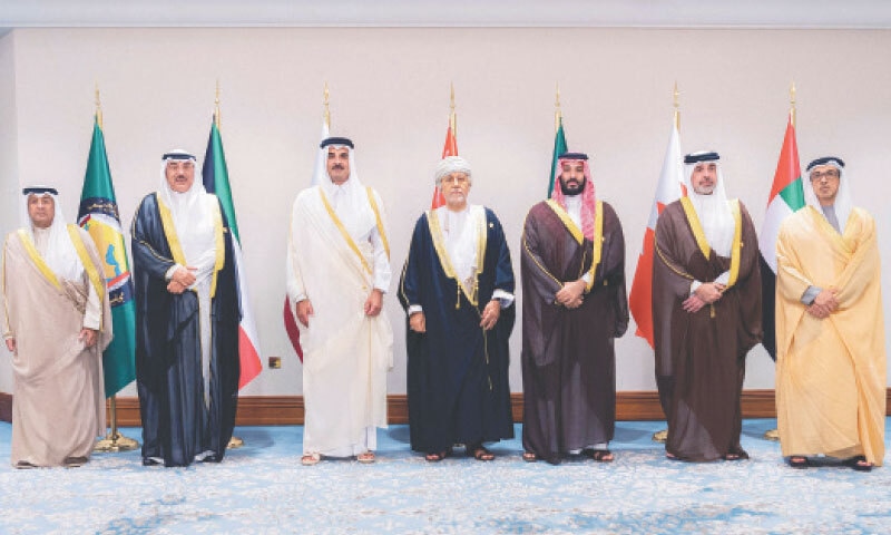 (FROM left) GCC&rsquo;s Secretary General Jassim al Budaiwi, Kuwait&rsquo;s Crown Prince Sheikh Sabah, Qatar&rsquo;s Emir Tamim bin Hamad Al Thani, Oman&rsquo;s Deputy PM Shihab bin Tarik, Saudi Arabia&rsquo;s Crown Prince Muhammad bin Salman and others pose for a group photo.&mdash;AFP