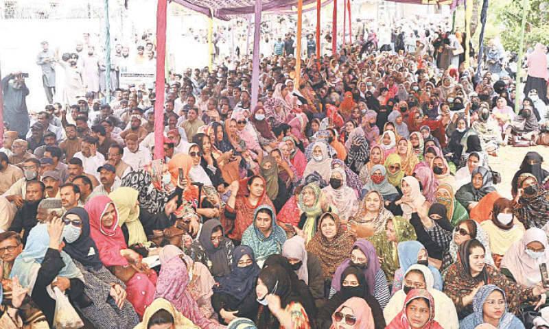 AGITATING Sindh government employees hold a demonstration outside Hyderabad Press Club on Thursday.&mdash;Dawn