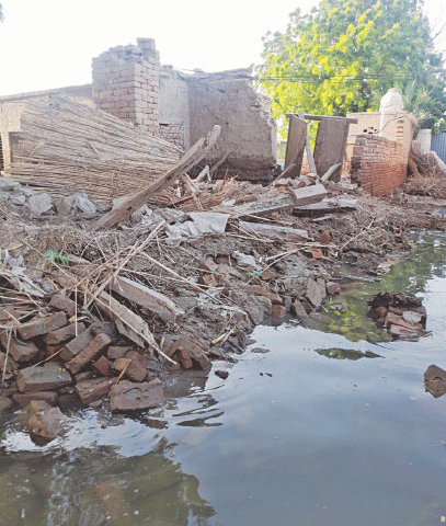  FRESH breaches have inundated villages to the east of Lodhran, Jalalpur Pirwala and Uch Sharif.—Dawn 