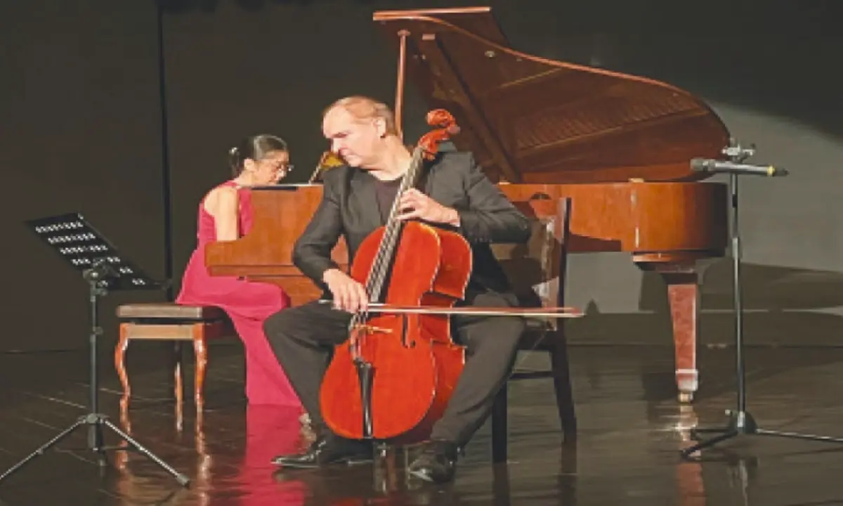 Classical musicians enchant audience at Lahore’s Alhamra Art Centre