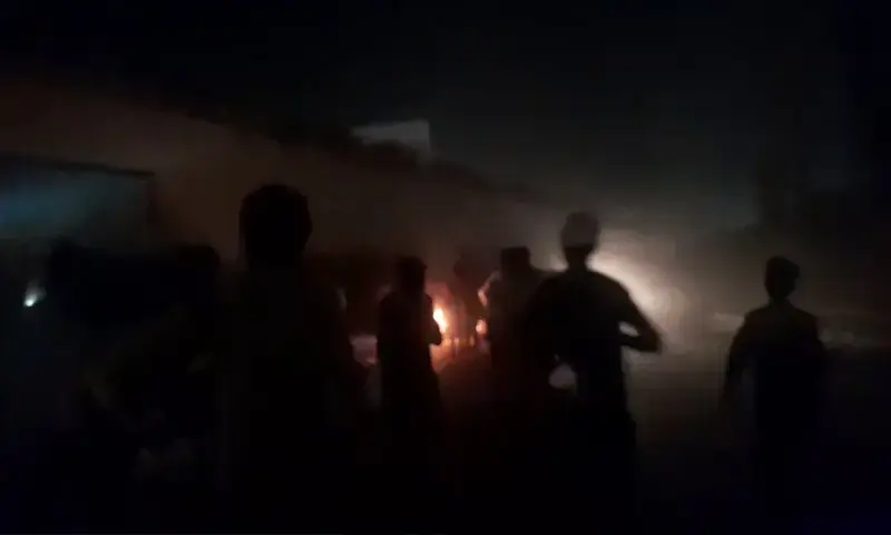 One killed as militants strike in two KP districts